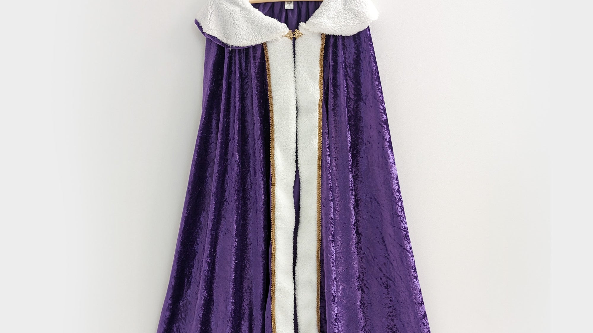 DIY King Costume - Reign in Style!