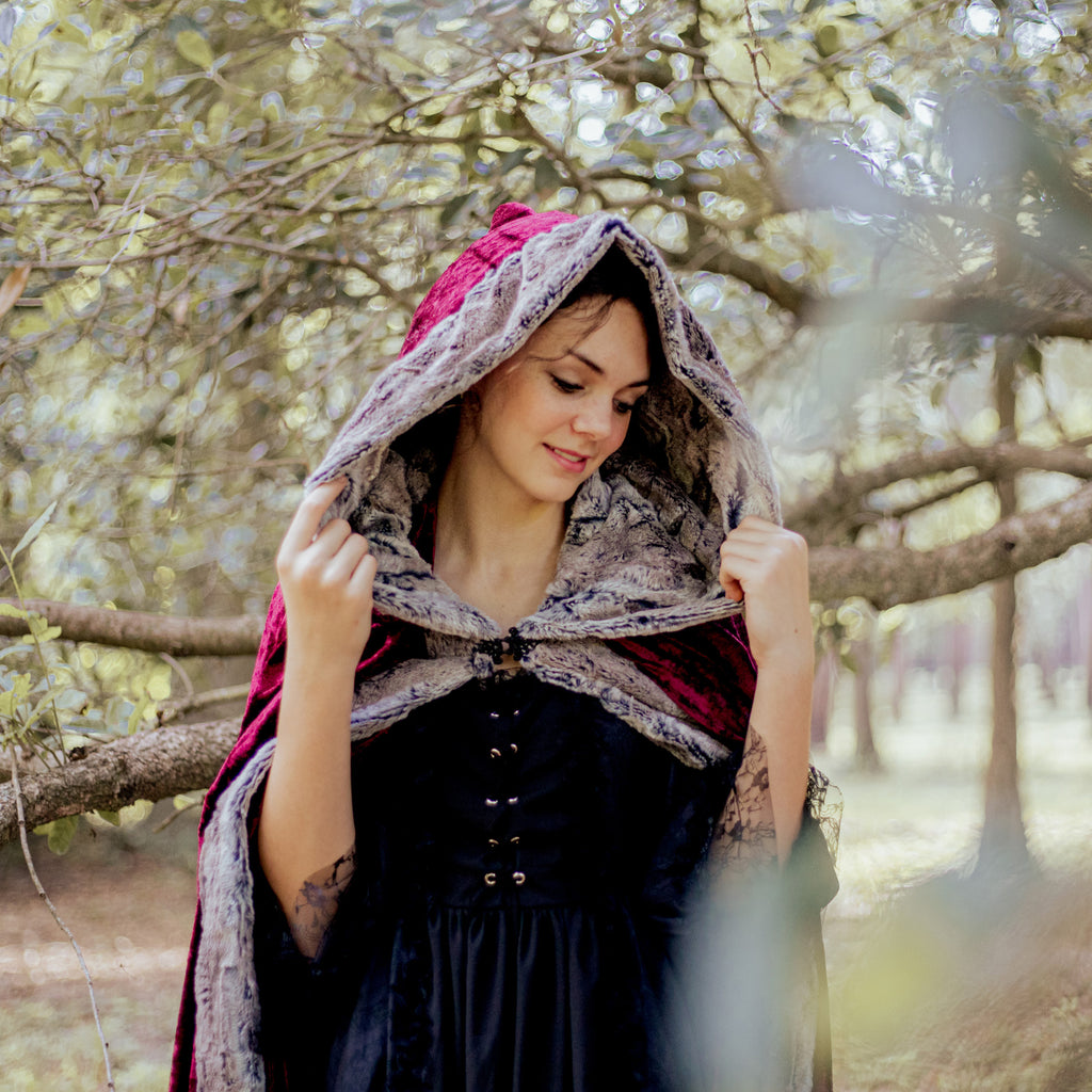 Medieval Princess Royal Cloak with fox fur trim metal clasp, Viking Renaissance Cape with hood