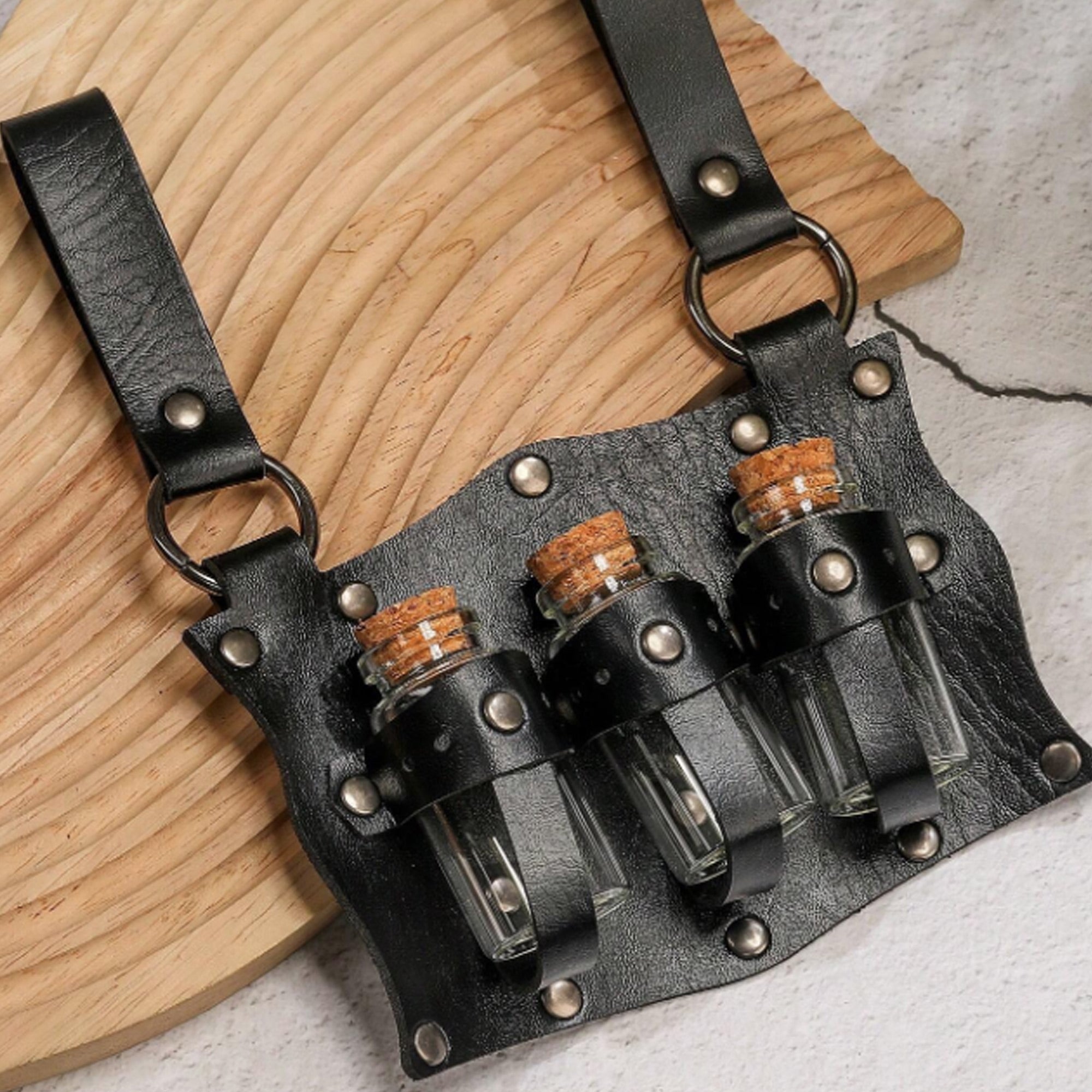 Medieval Faux Leather Potion, Poison, Flask Belt holder, Retro Renaissance Portable Waist Pouch Suitable For LARP Ren Faire Halloween