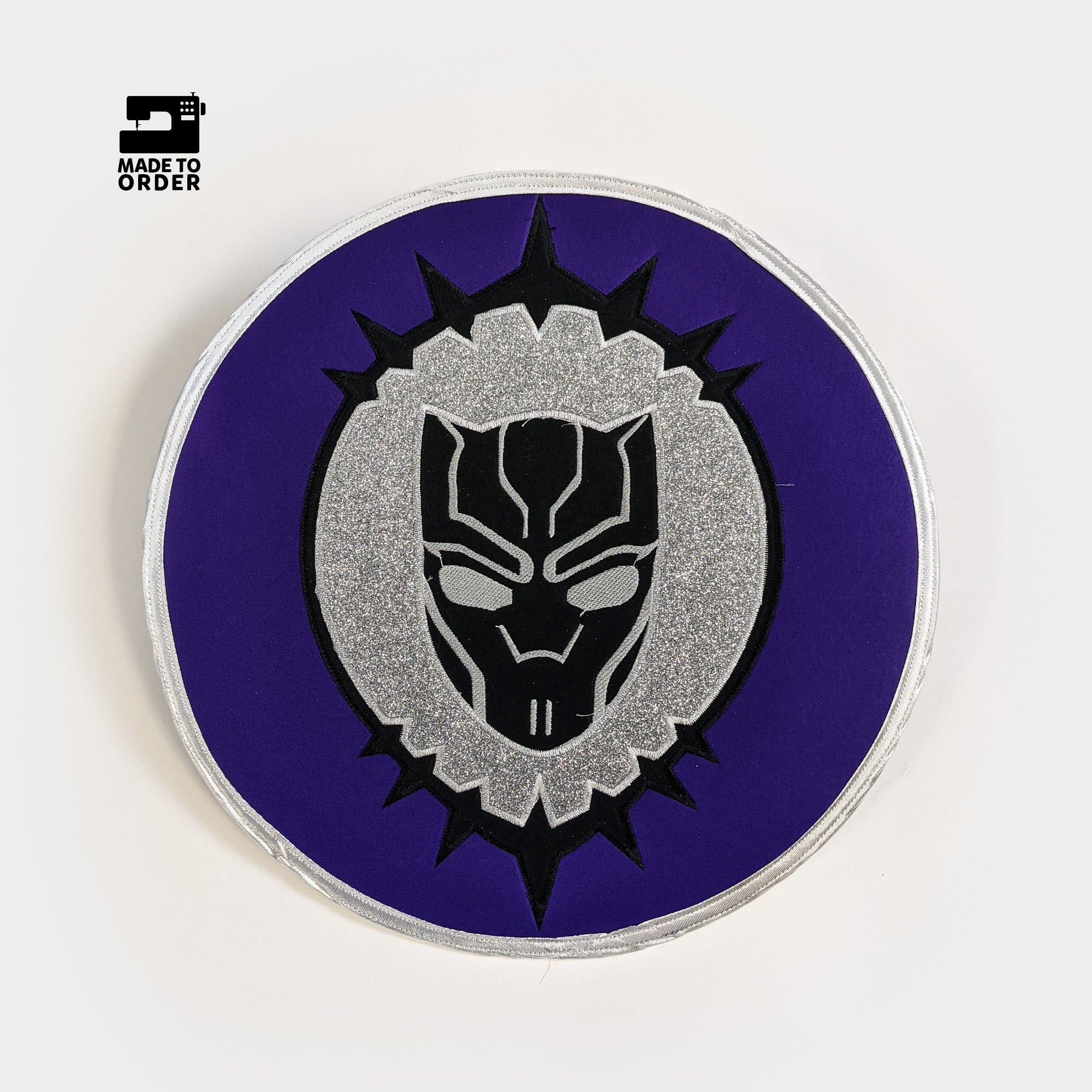 black panther superhero shield weapon marvel wakanda king