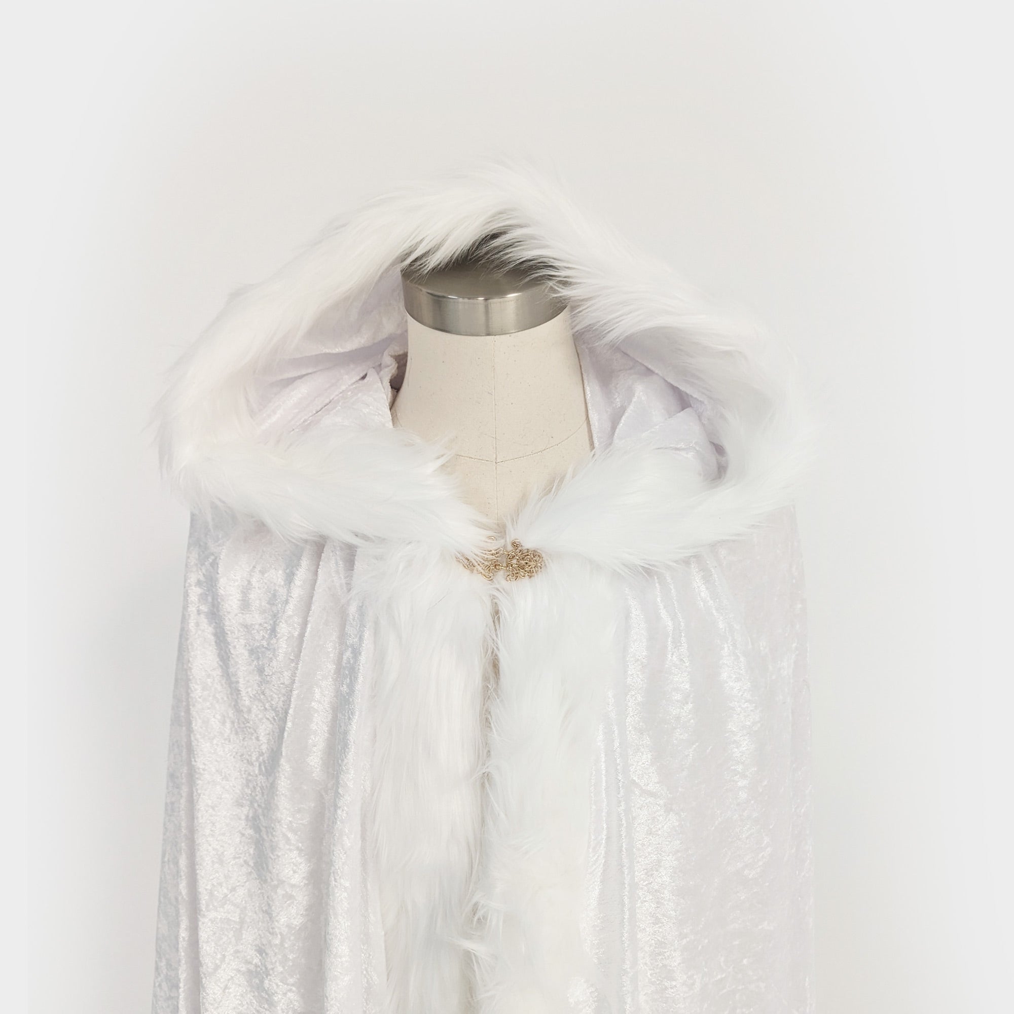 white cloak large hood fur trim medieval cosplay