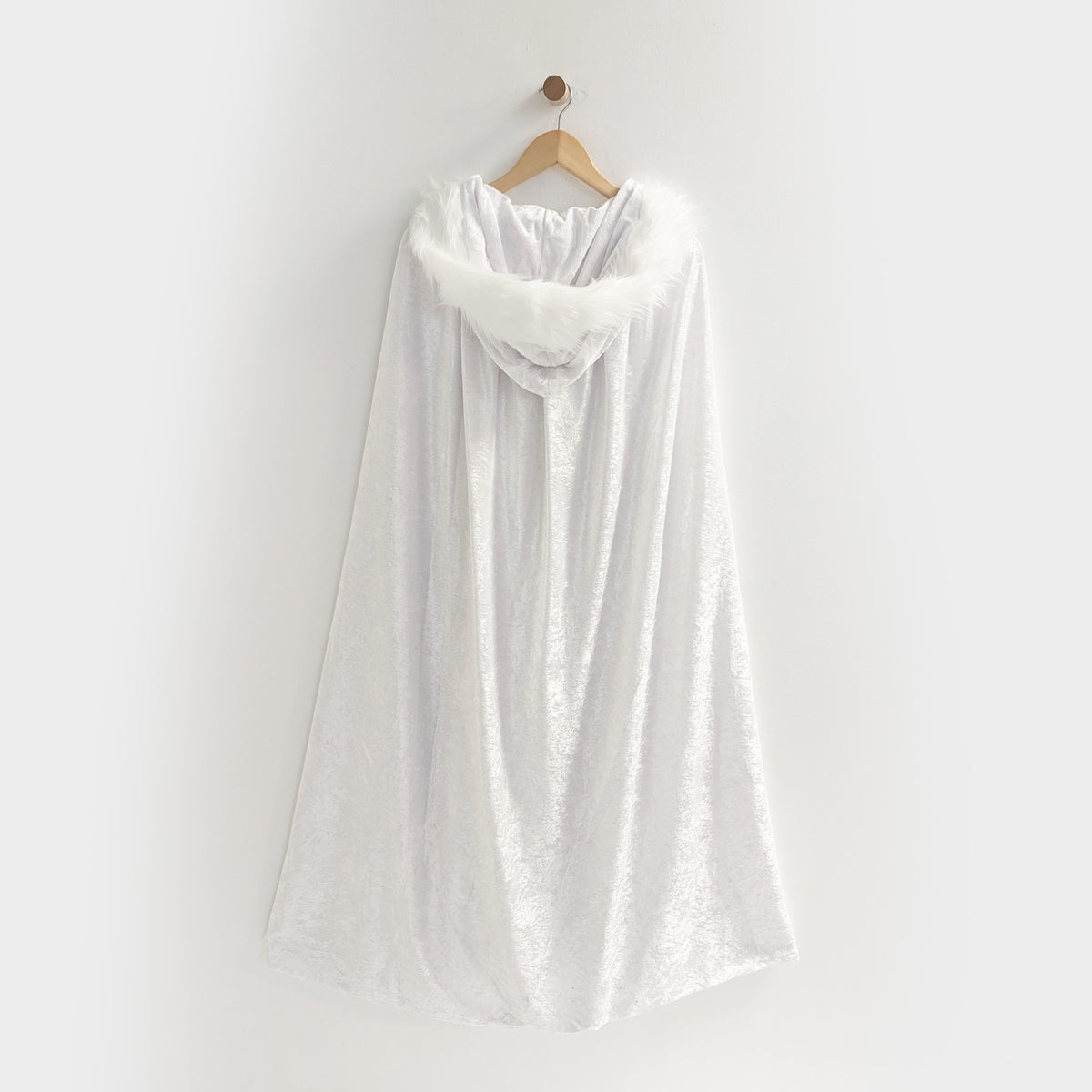 White Cloak with Large Hood, White Faux Fur Trim, and Metal Clasp – Everfan