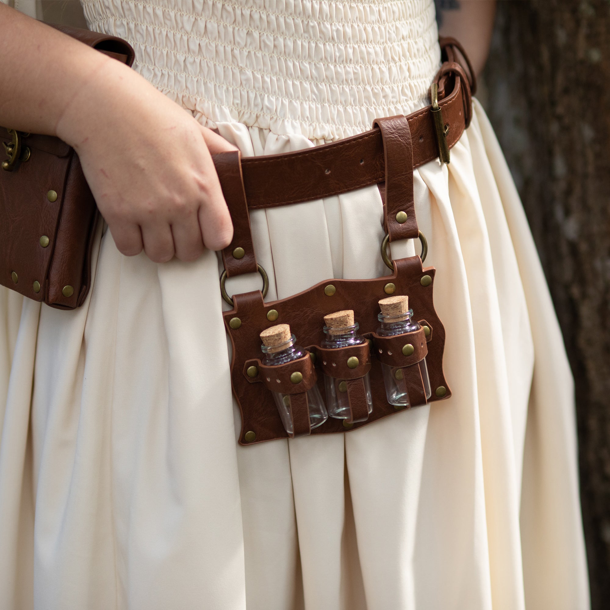 Medieval Faux Leather Potion, Poison, Flask Belt holder, Retro Renaissance Portable Waist Pouch Suitable For LARP Ren Faire Halloween