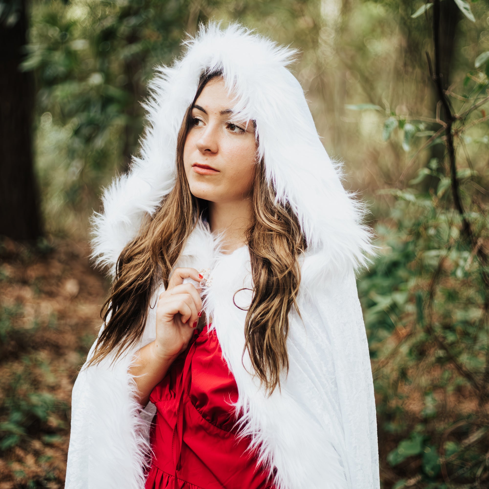 white cloak large hood fur trim medieval cosplay