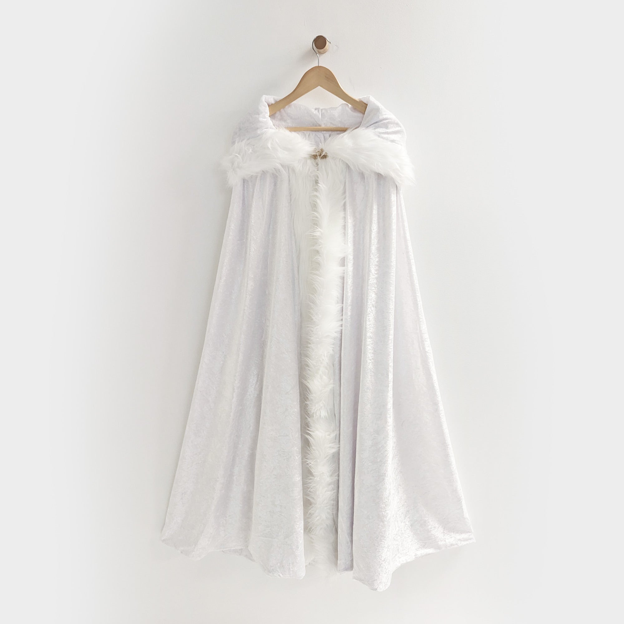 white cloak large hood fur trim medieval cosplay